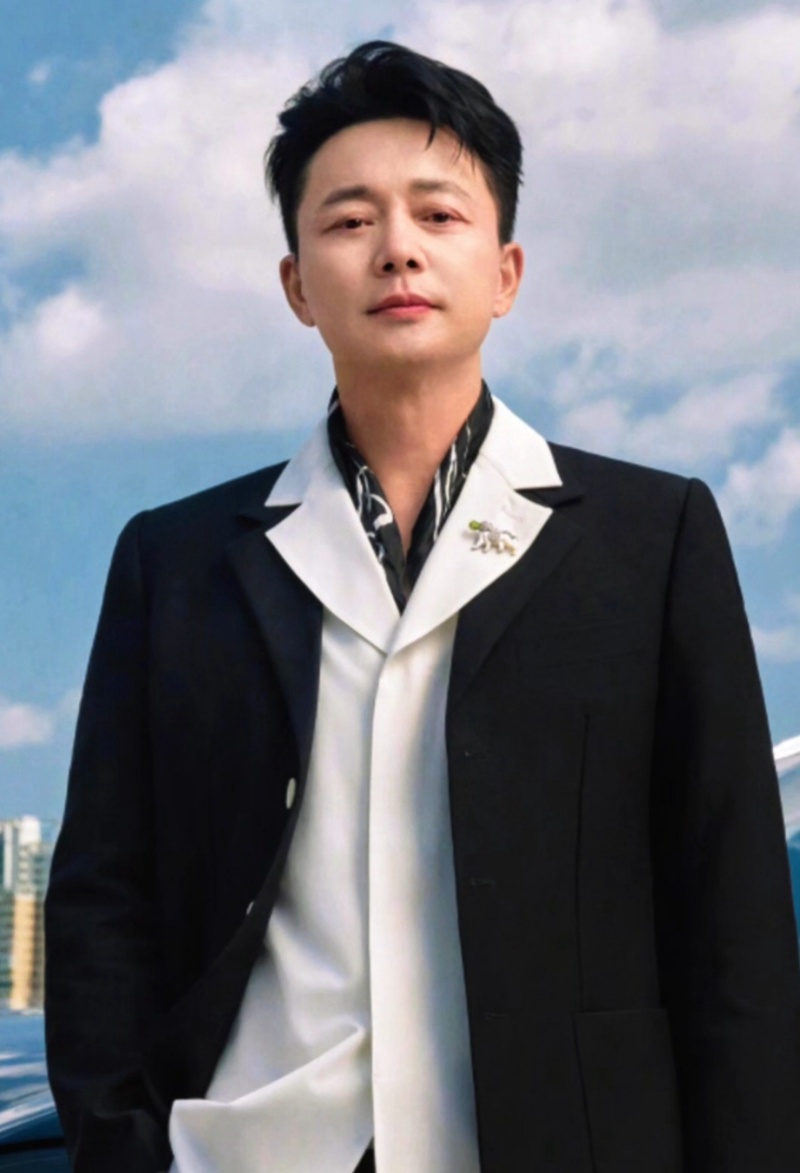 刘奕君